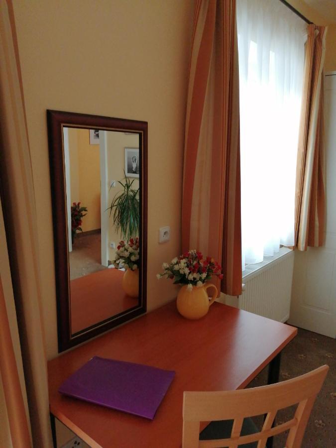 Cesky Dvur Apartment